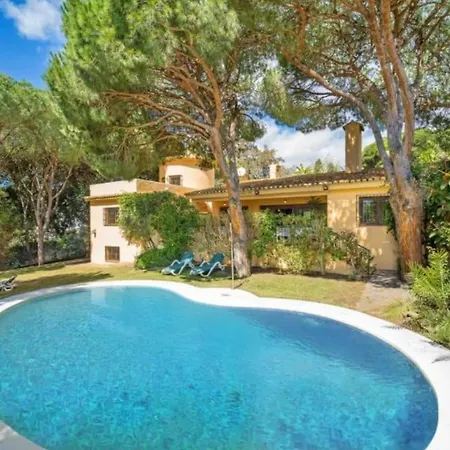 Magala - Spacious Close To Beach Villa *