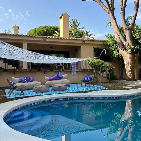 Villa Magala - Spacious Close To Beach Sitio de Calahonda