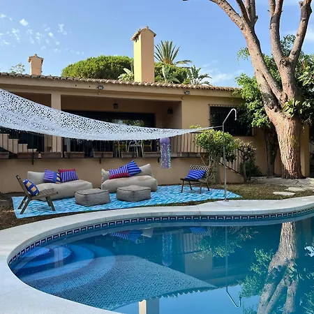 Magala - Spacious Close To Beach Villa *